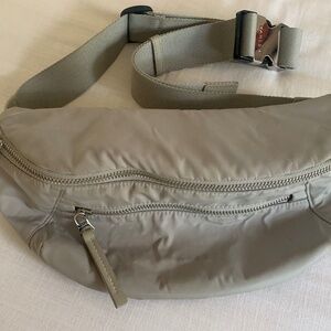 Varley Lasson Belt Bag